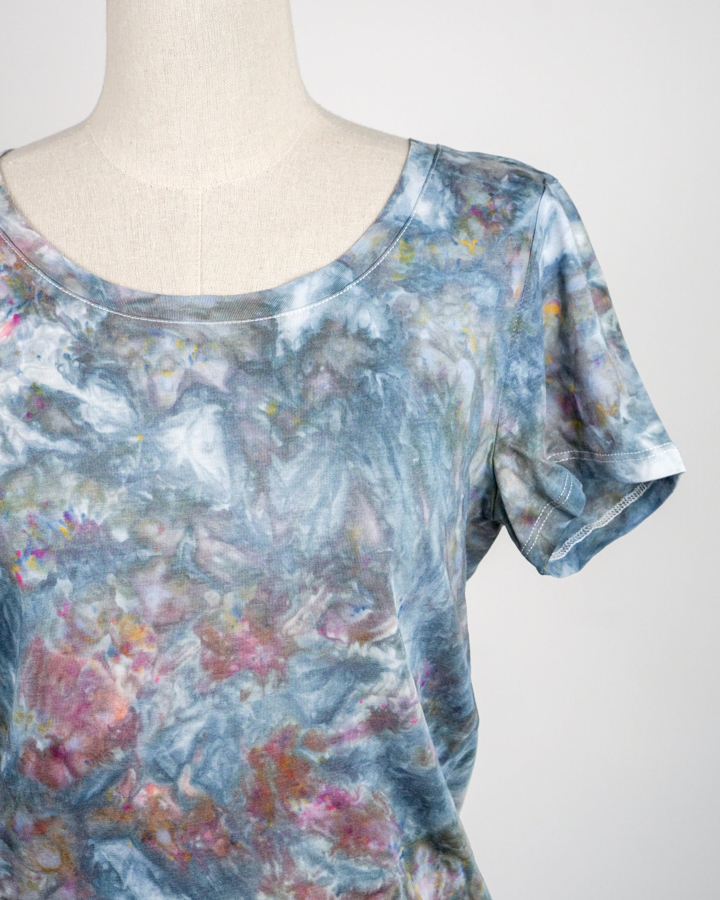 Iris Scoop Neck Tee