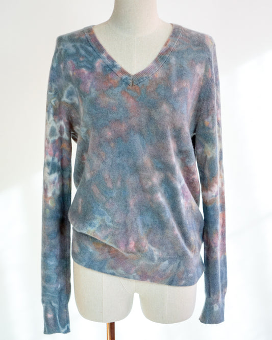 Cashmere V-Neck Sweater - M