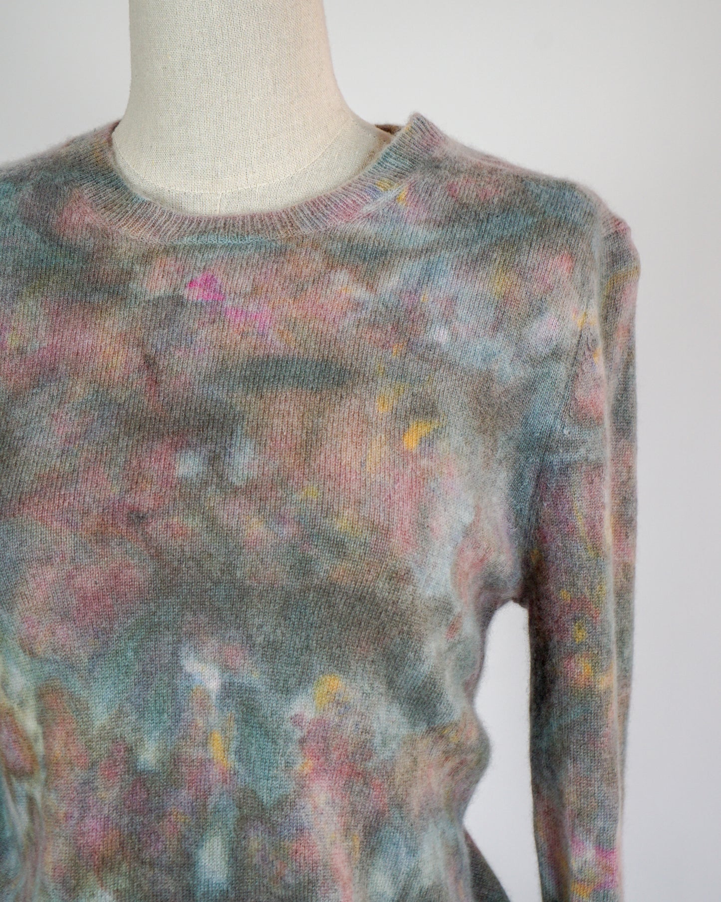 Cashmere Crewneck Sweater - S